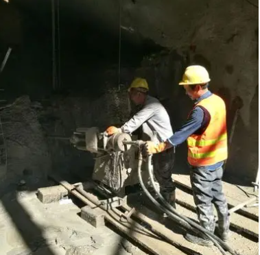 平湖水下抗分散灌浆料特点 水下不分散注浆料介绍