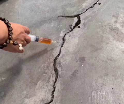 平湖混凝土裂缝修补技术详解​